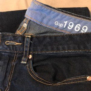 GAP 1969 dark denim jeans like new